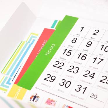 Calendario visual para niños con pictogramas autismo en español